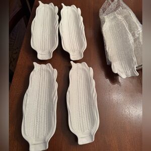 Brand new ceramic corn plates
Never used - set of 8- neuwirth